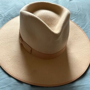 Lack of Color tan Rancher size medium